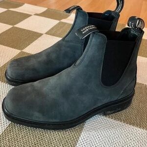 Blundstone Dark Gray Chelsea Boots